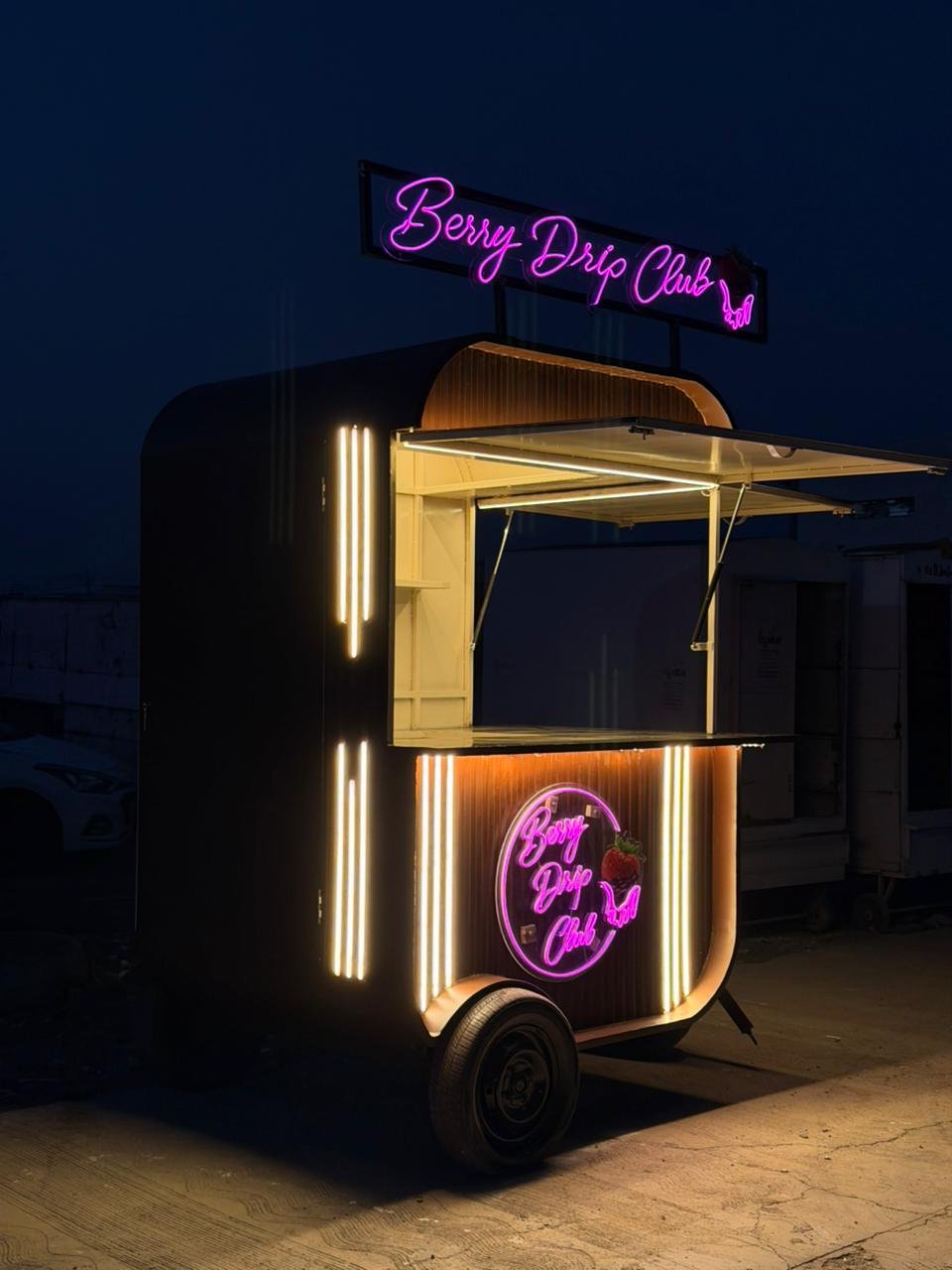 KIOSK AND TRAILERS