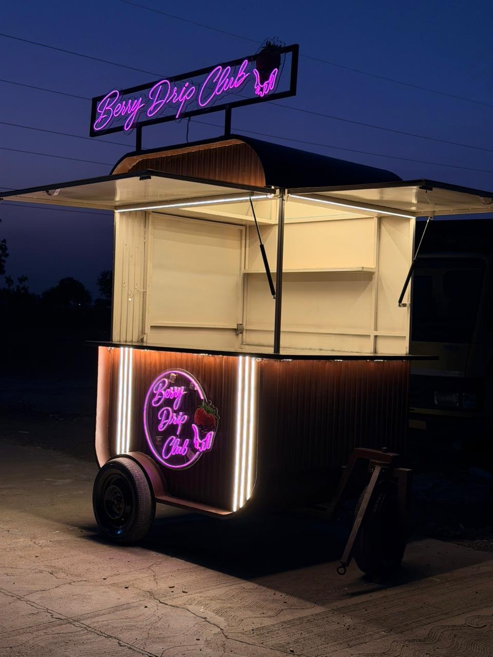 KIOSK AND TRAILERS