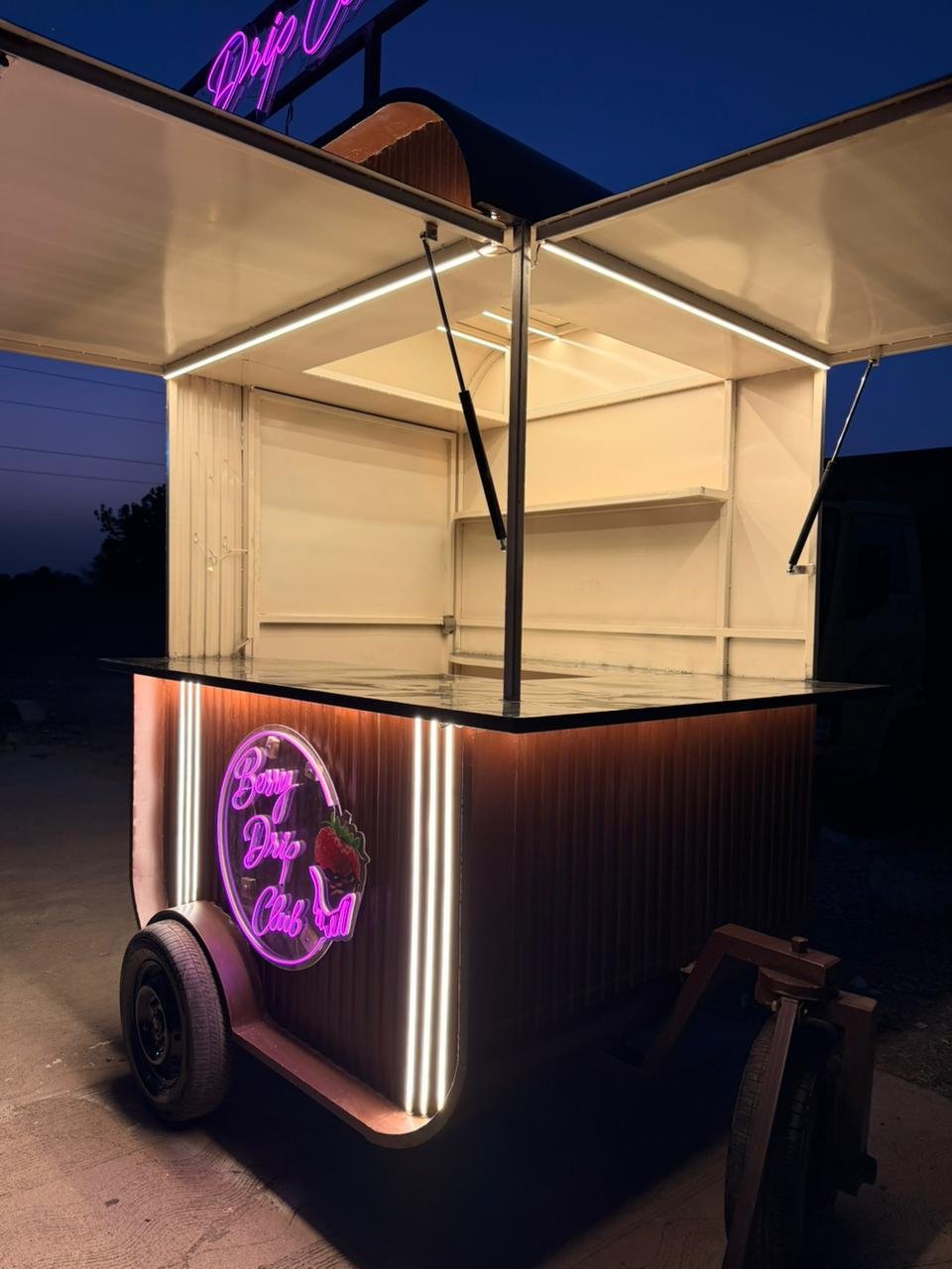 KIOSK AND TRAILERS